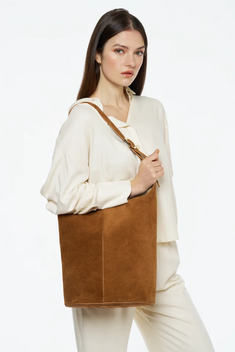 Sac seau en daim CLARENCE Camel foncé