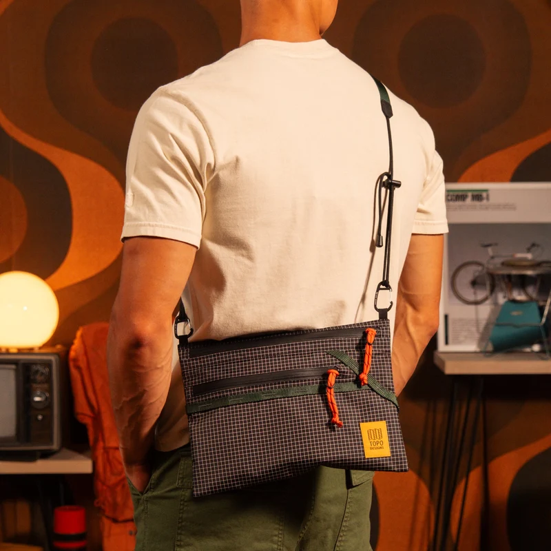 Mountain Accessory Shoulder Bag 1L