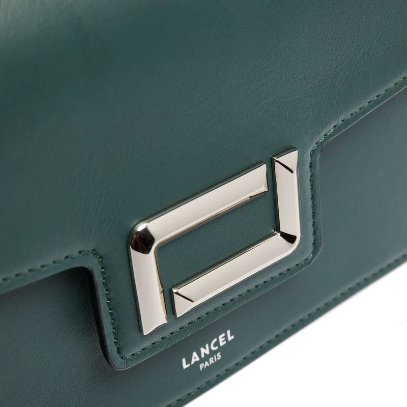 M FLAP BAG