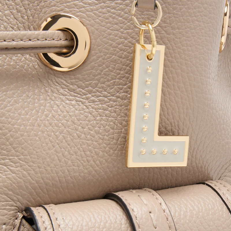 M BUCKET BAG