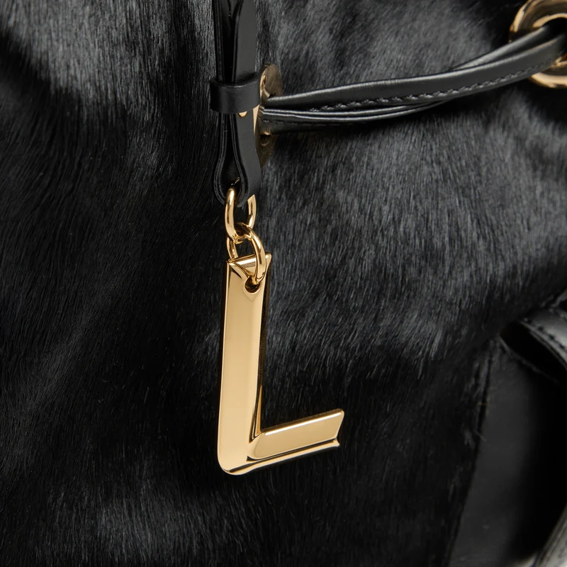 M BUCKET BAG