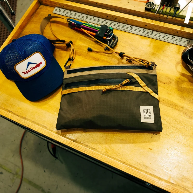 Mountain Accessory Shoulder Bag 1L