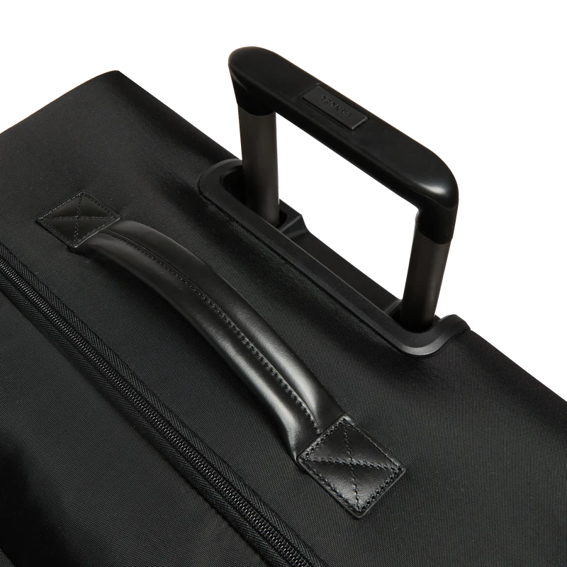 4-W MEDIUM SUITCASE