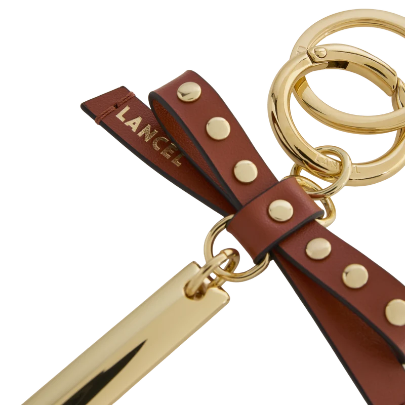 L"" KNOT STUDS KEYRING