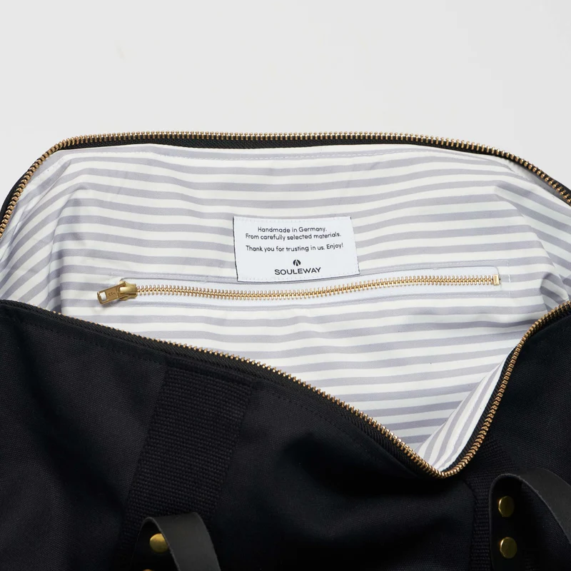 Classic Weekender