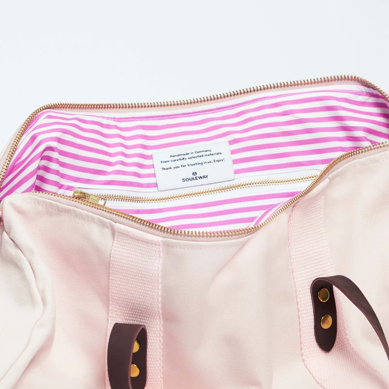 Classic Weekender