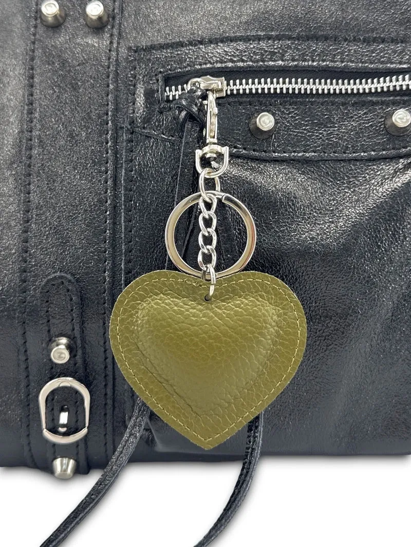 Porte-clés en cuir grainé COEUR SILVER Vert olive