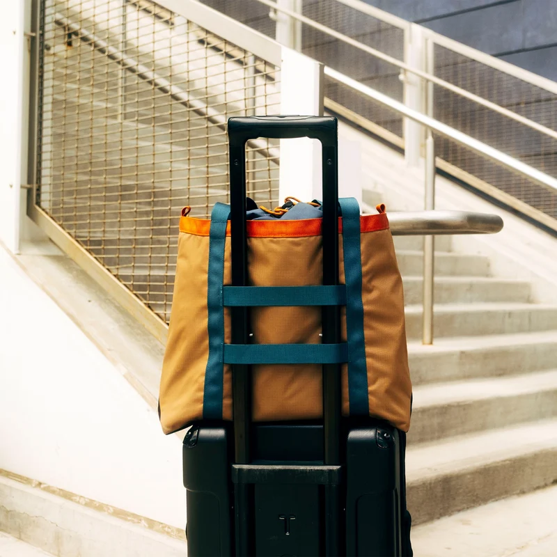 Mountain Utility Tote 33L