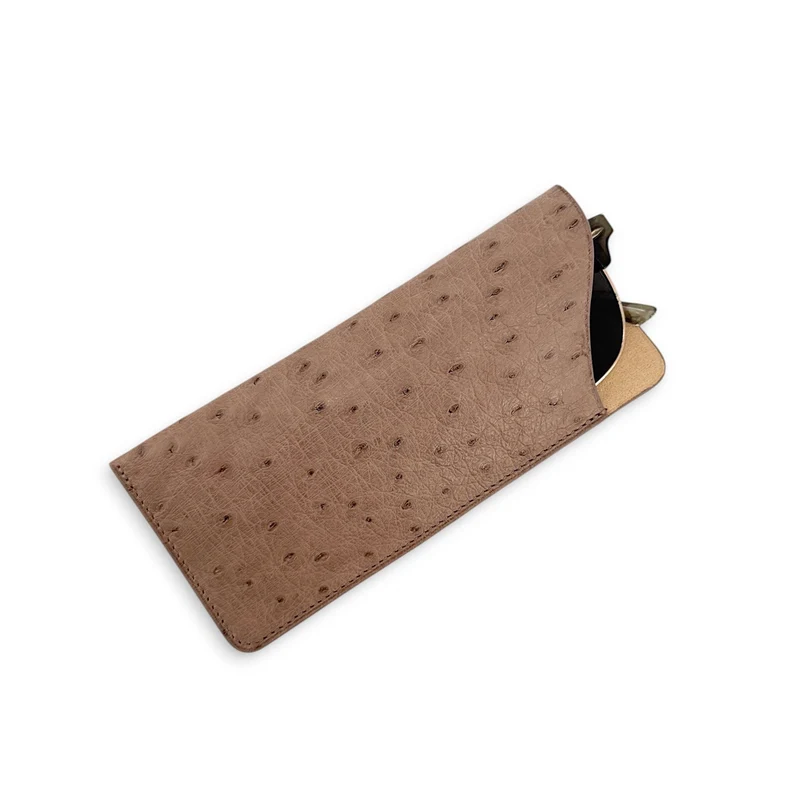 Etui à lunettes en cuir d'autruche édition Haute-couture Taupe foncé