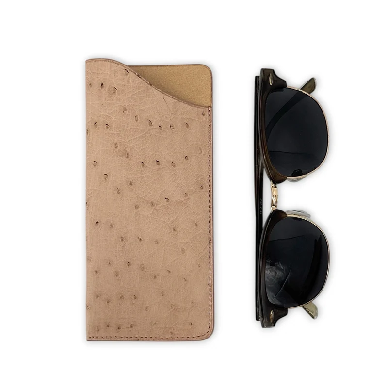 Etui à lunettes en cuir d'autruche édition Haute-couture Beige greige