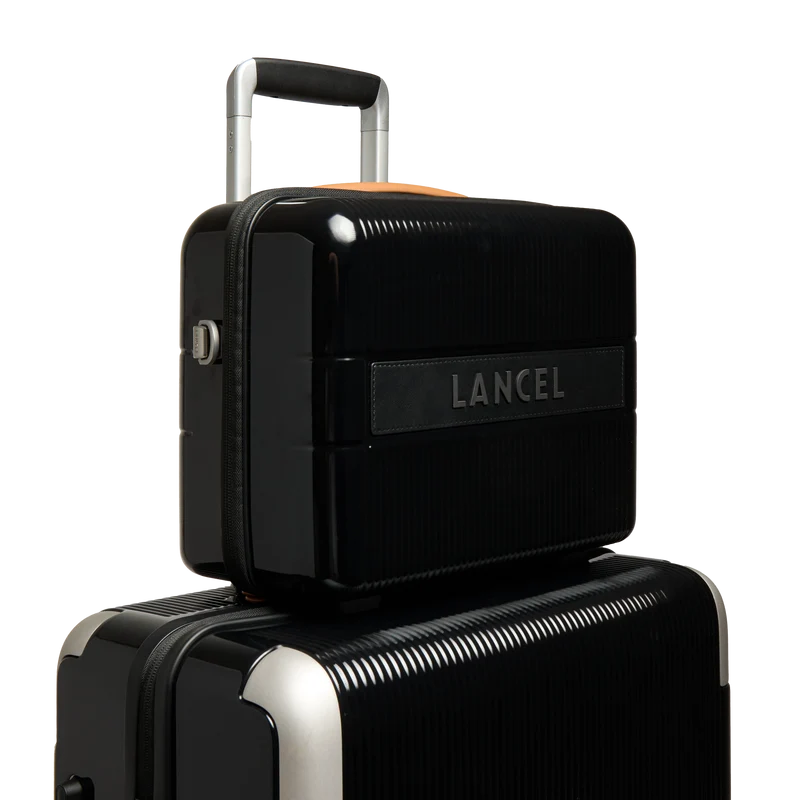 ZIP VANITY CASE