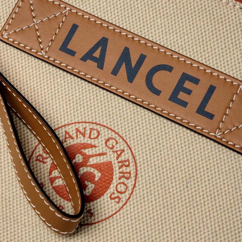 WRISTLET ZIP POUCH
