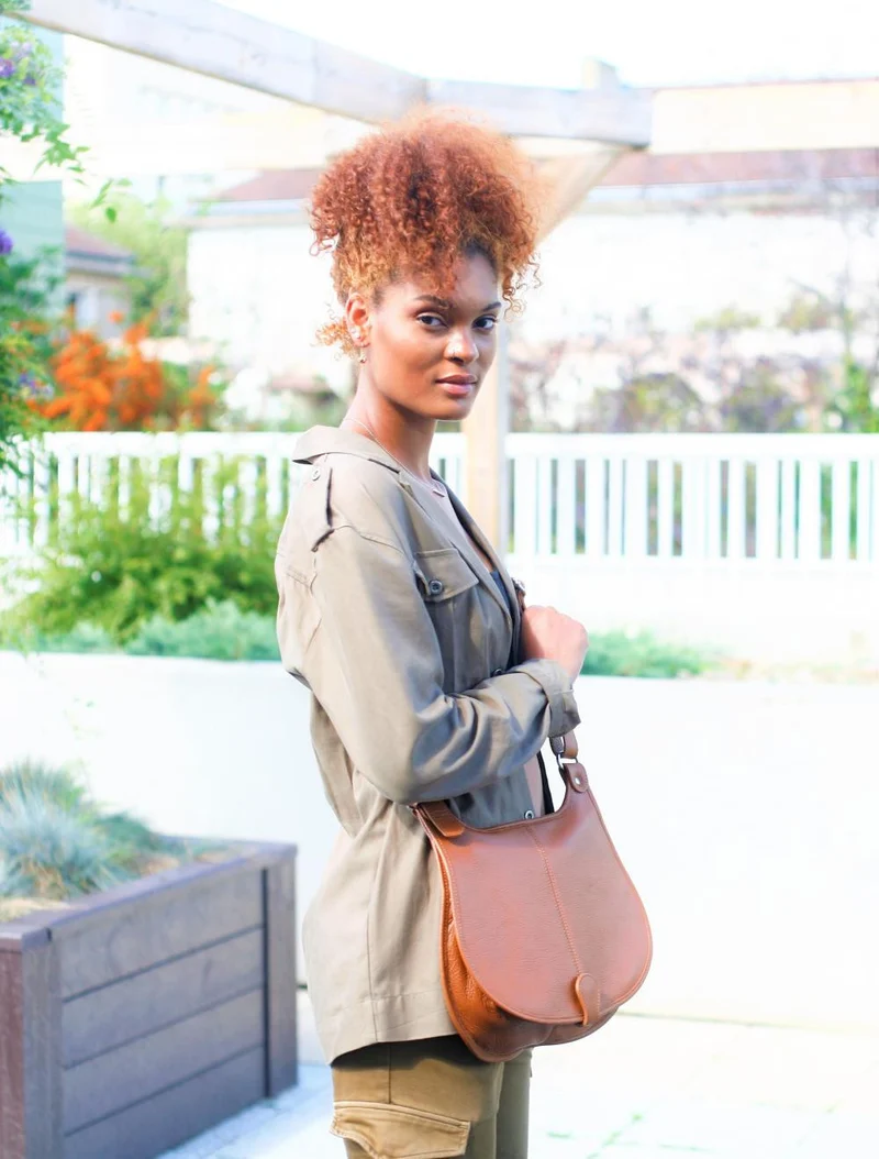 Sac besace bandoulière en cuir grainé PETRA Camel foncé
