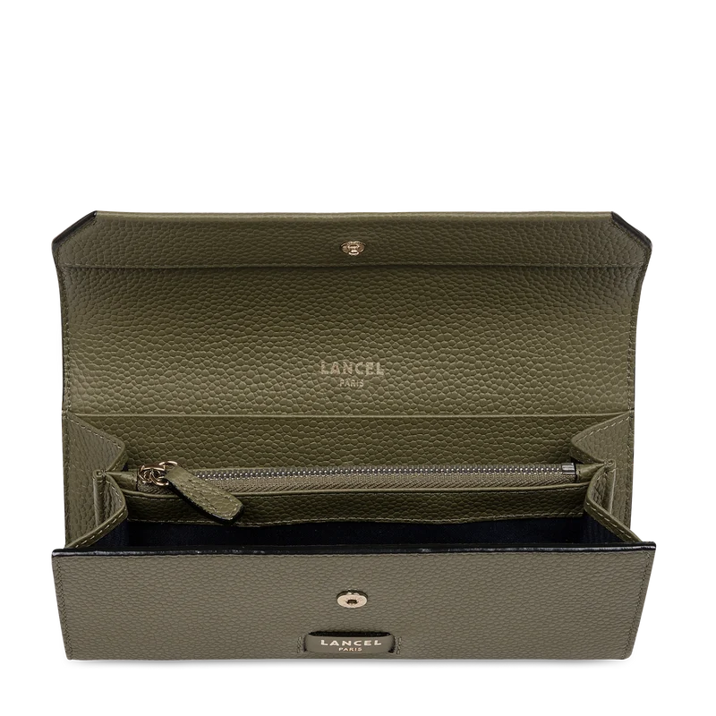 Slim flap wallet