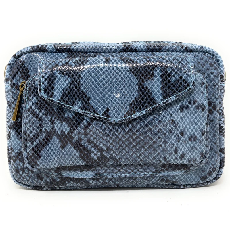 Sac à main trotteur en cuir embossé verni OURASI Serpent bleu ciel
