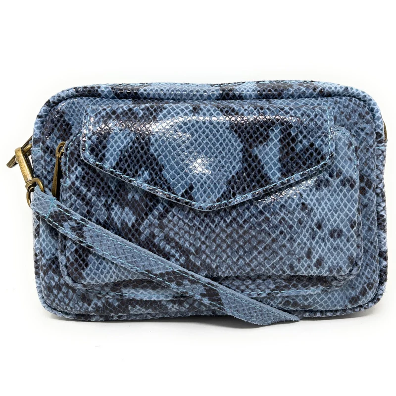 Sac à main trotteur en cuir embossé verni OURASI Serpent bleu ciel