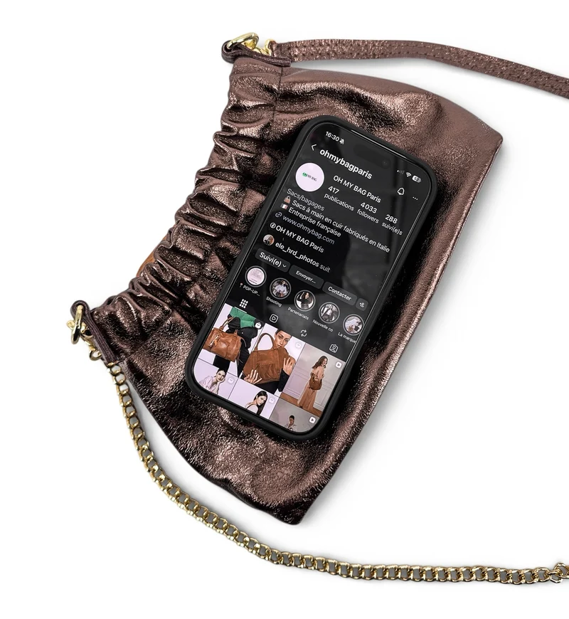 Sac pouch en cuir irisé LA POUCHINETTE Marron chocolat