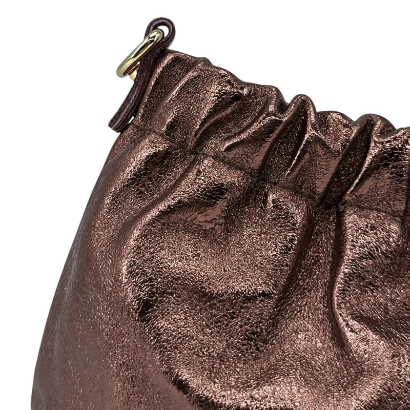 Sac pouch en cuir irisé LA POUCHINETTE Marron chocolat