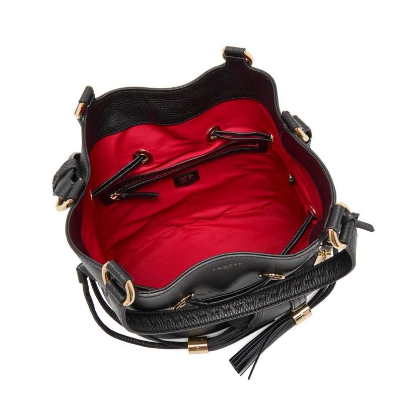 Bucket bag