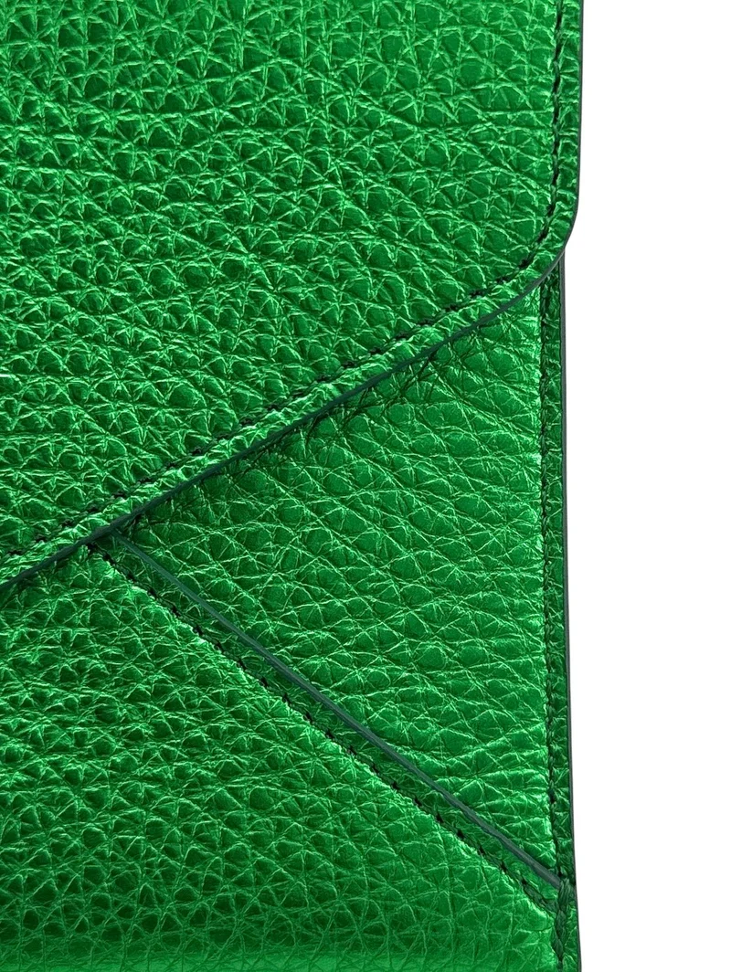 Pochette enveloppe en cuir irisé ROMY Vert anglais irisé