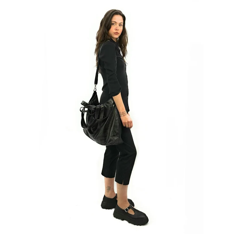 Grand sac cabas en cuir irisé ANDROMEDE Noir irisé