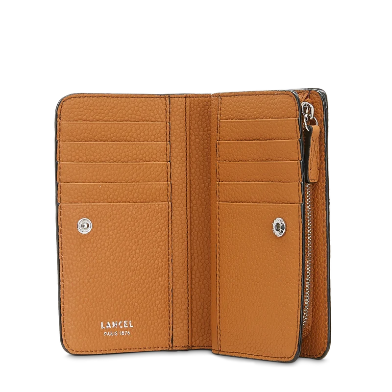 Compact rectangular zipped wallet