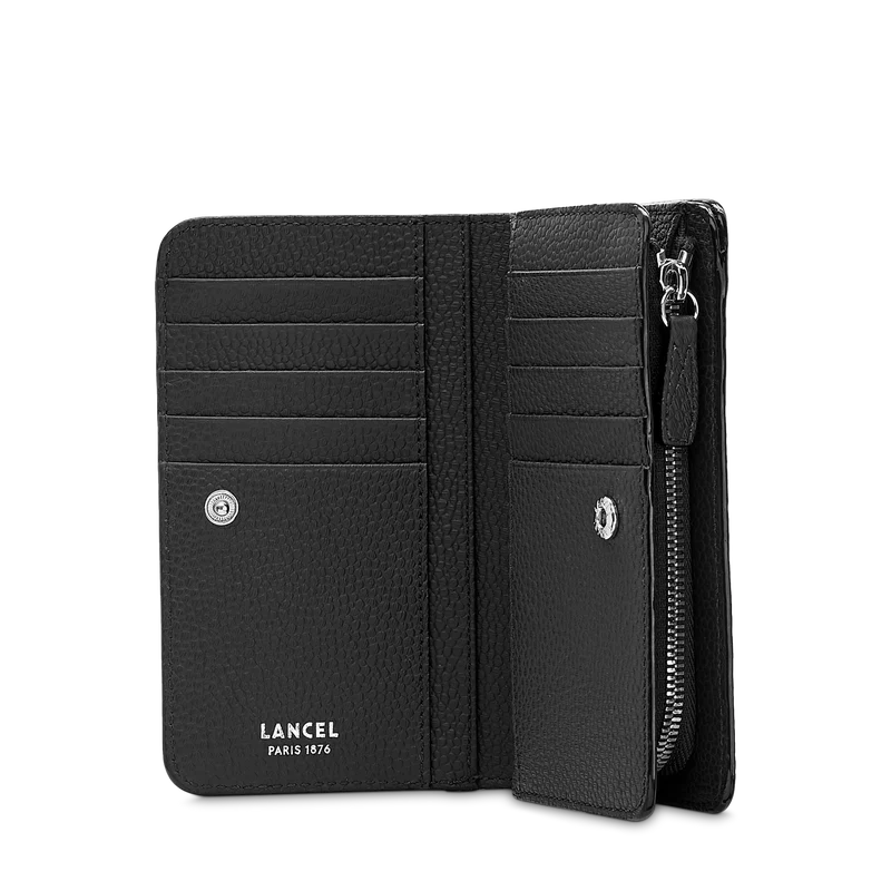 Compact rectangular zipped wallet