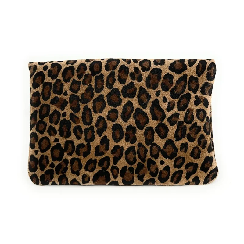 Sac pochette en daim à motif MAELIA JUNGLE Léopard taupe foncé
