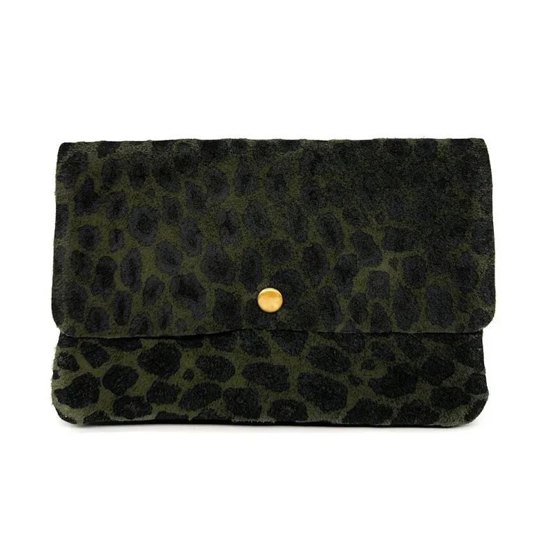 Sac pochette en daim à motif MAELIA JUNGLE Léopard kaki