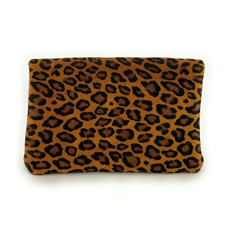 Sac pochette en daim à motif MAELIA JUNGLE Léopard camel