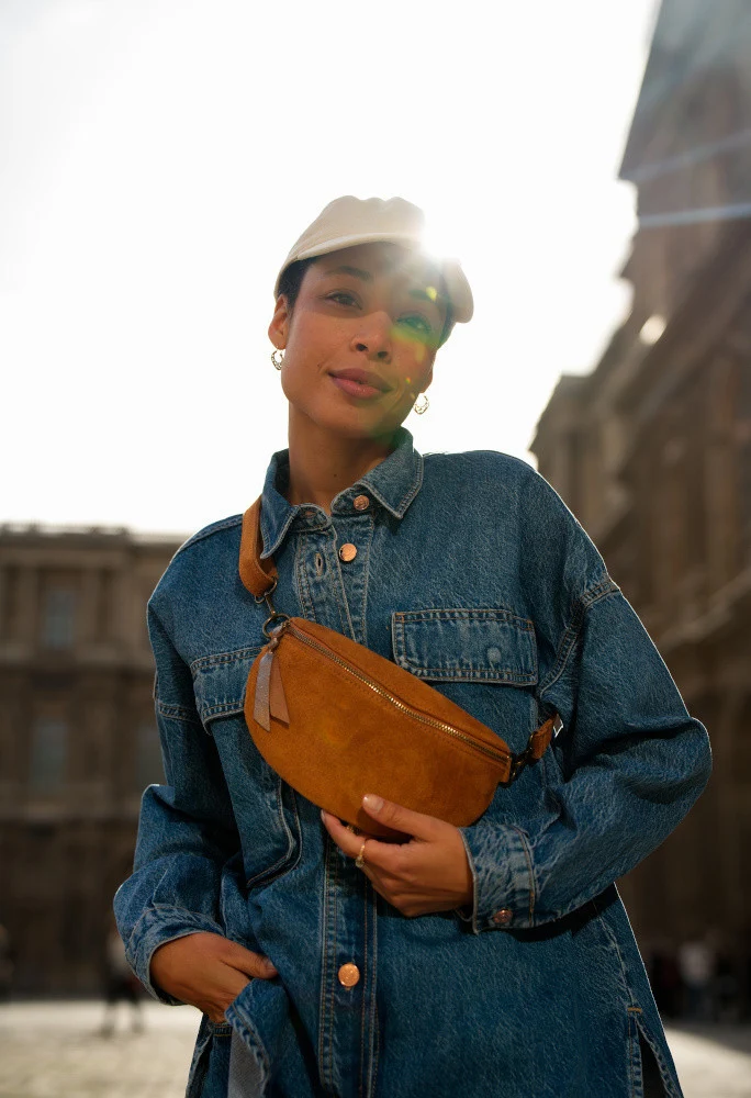 Sac banane en daim LOU SUE Camel