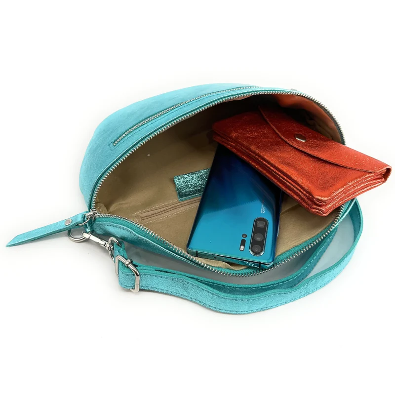 Sac banane en cuir irisé LOU-ANN Bleu des mers du sud