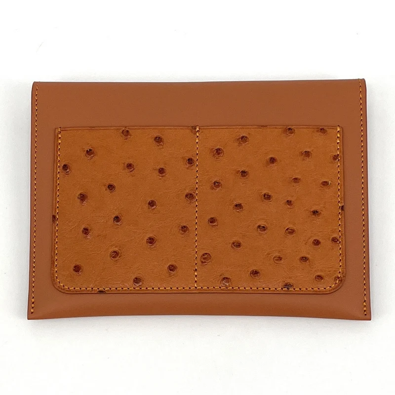 Pochette enveloppe en cuir d'autruche édition Haute-couture Camel