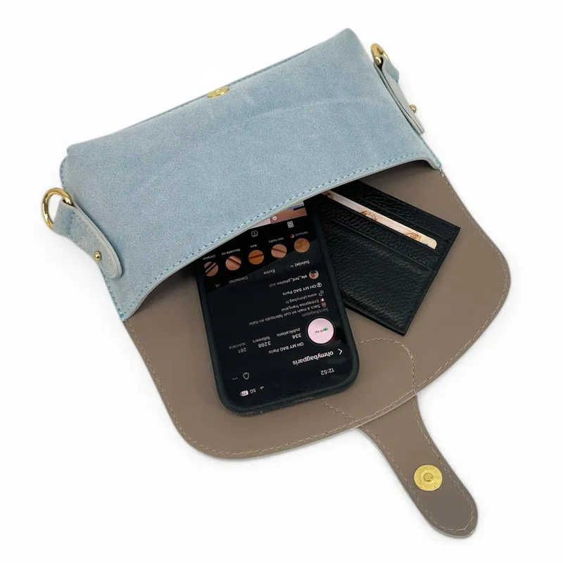 Mini-sac french stick en daim TOSCA SUEDE Bleu pastel