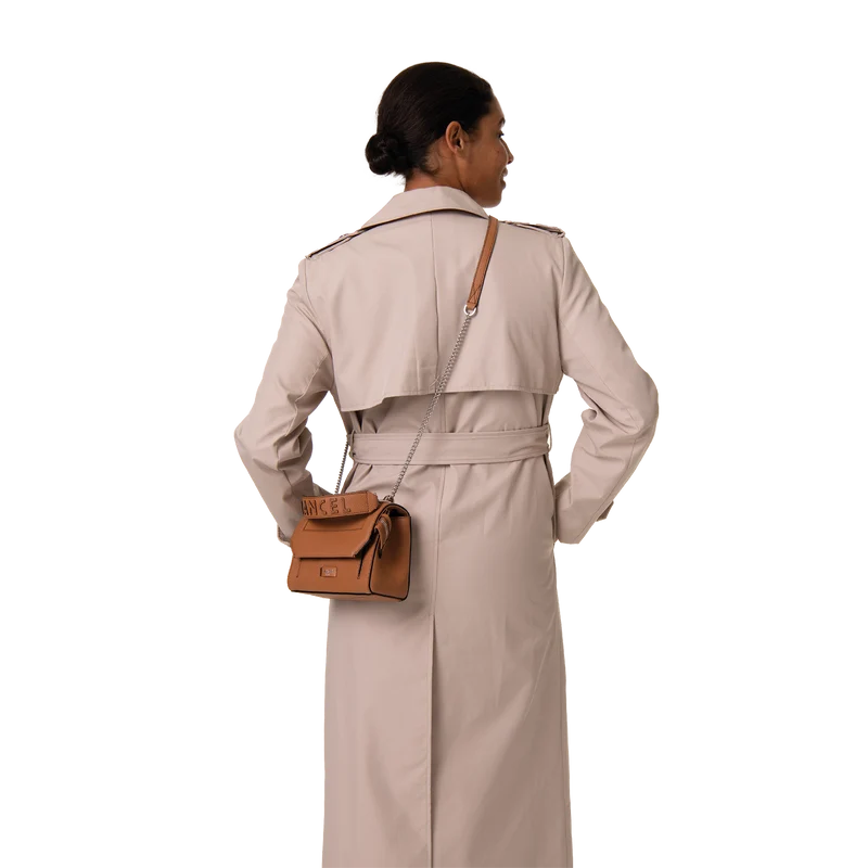 Flap bag with handle