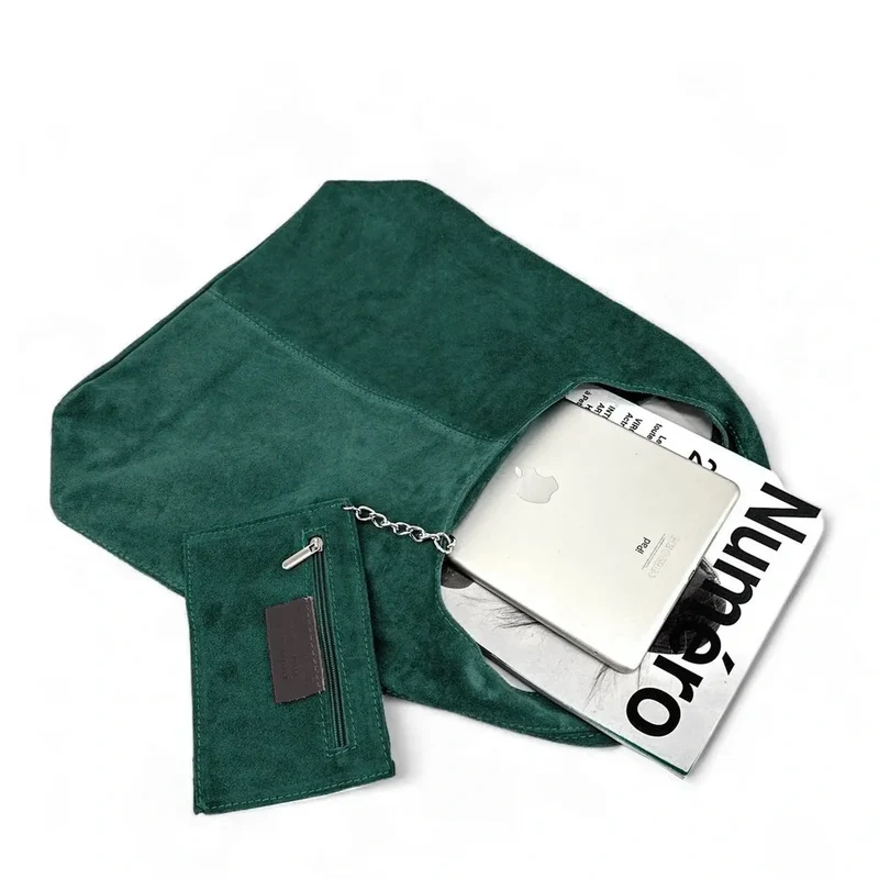 Sac à main de forme HOBO en daim EVA vert canard