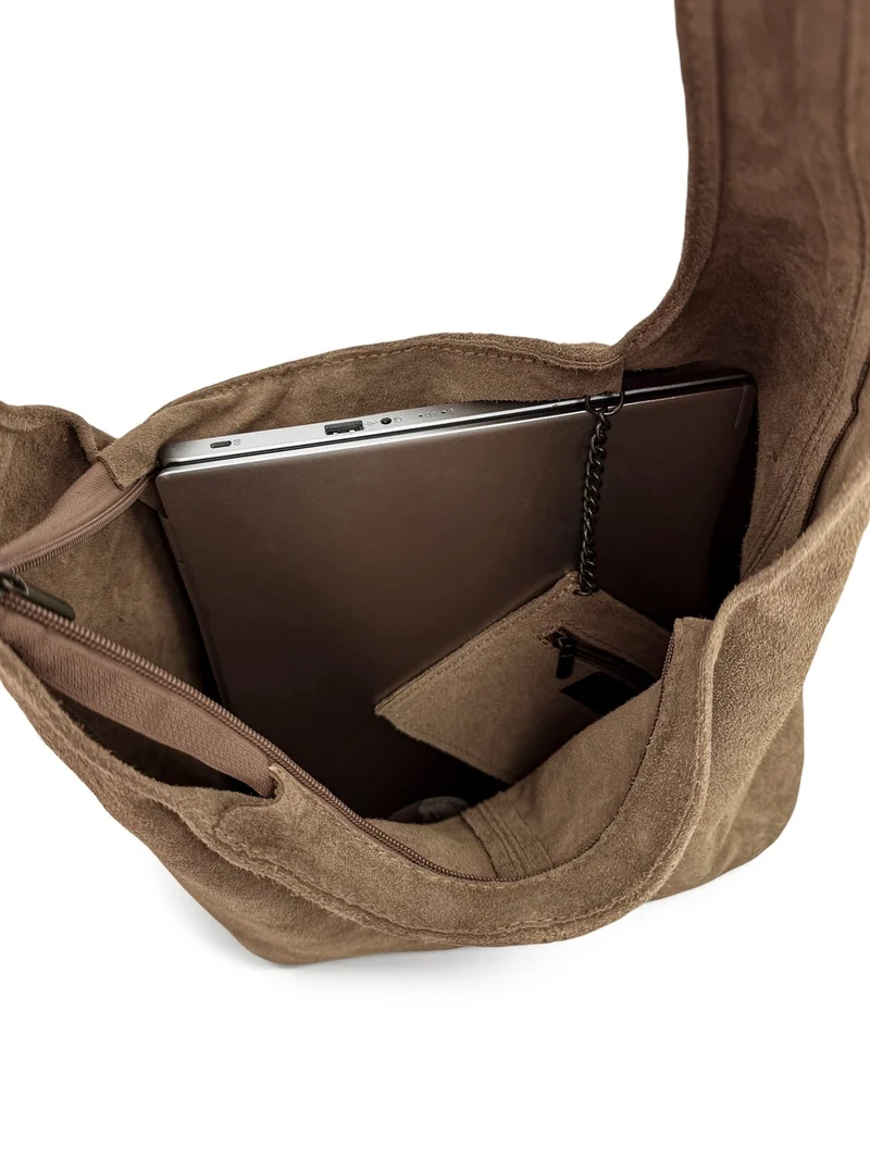 Sac à main de forme HOBO en daim EVA Taupe foncé