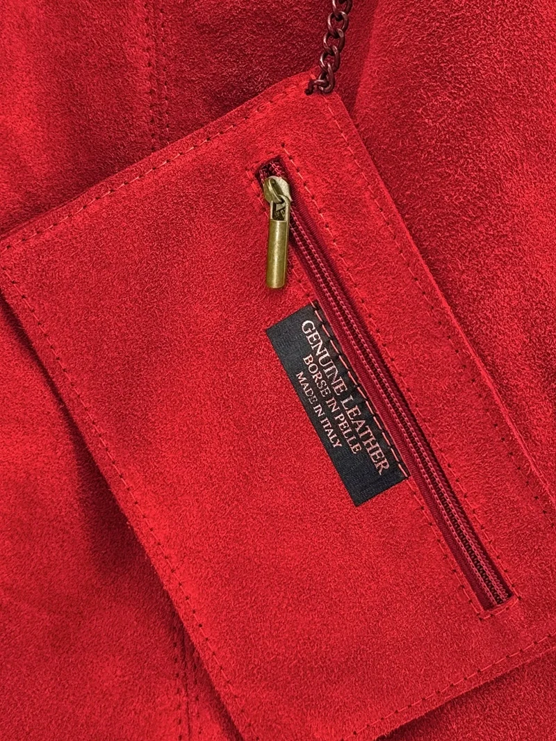 Sac à main de forme HOBO en daim EVA Rouge garance
