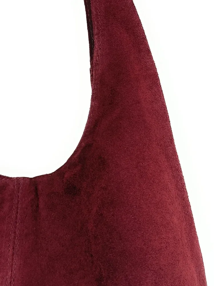 Sac à main de forme HOBO en daim EVA Bordeaux