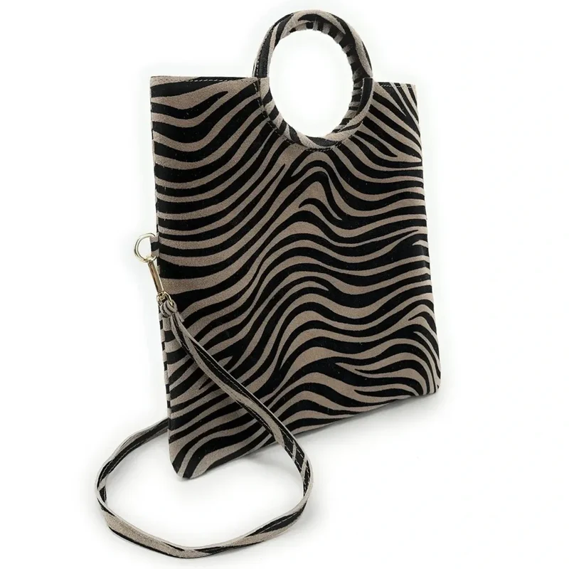 Sac pochette en daim CHARLOTTE ET LEO Zèbre taupe