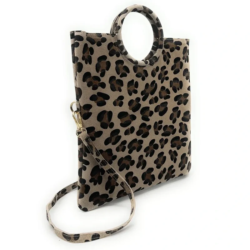 Sac pochette en daim CHARLOTTE ET LEO Léopard taupe moyen