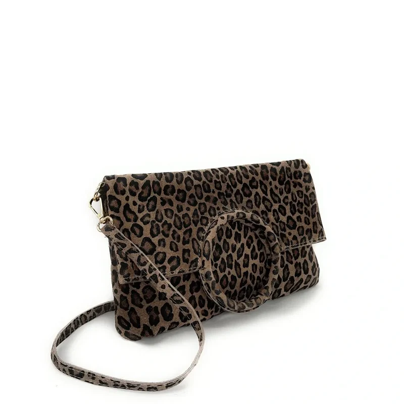 Sac pochette en daim CHARLOTTE ET LEO Léopard taupe foncé