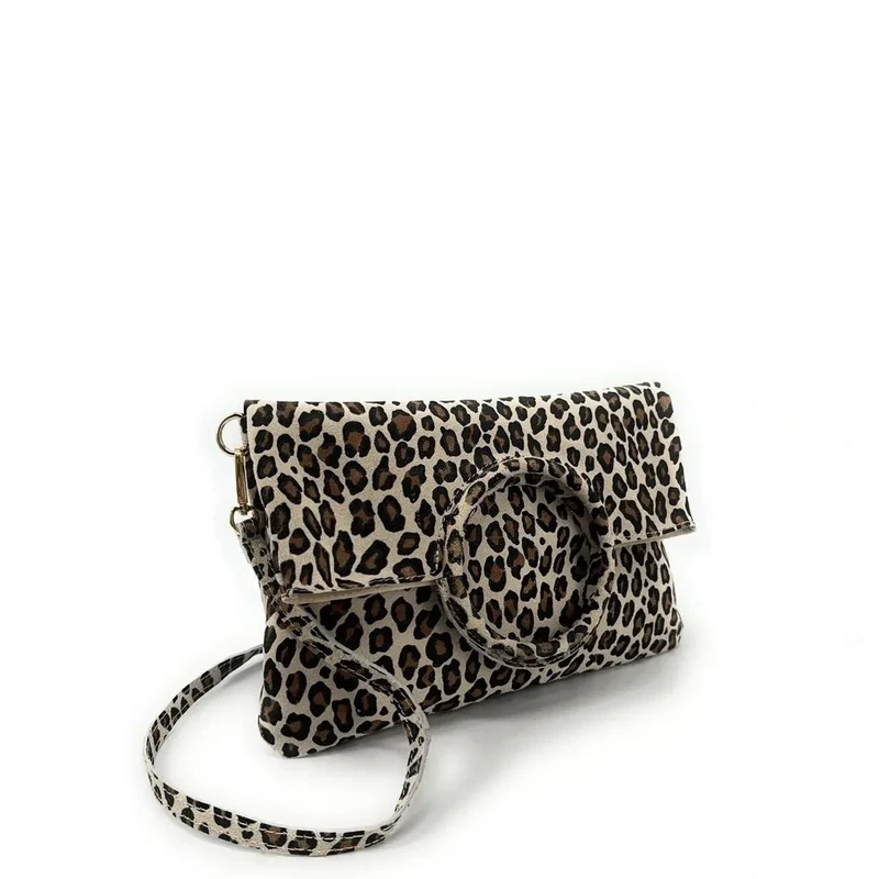 Sac pochette en daim CHARLOTTE ET LEO Léopard taupe clair