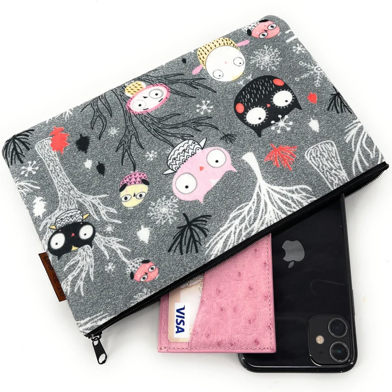 Trousse en feutrine écologique imprimée BUBO Gris clair