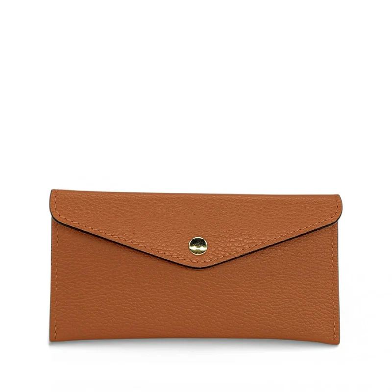 Pochette enveloppe en cuir grainé CLOE Camel
