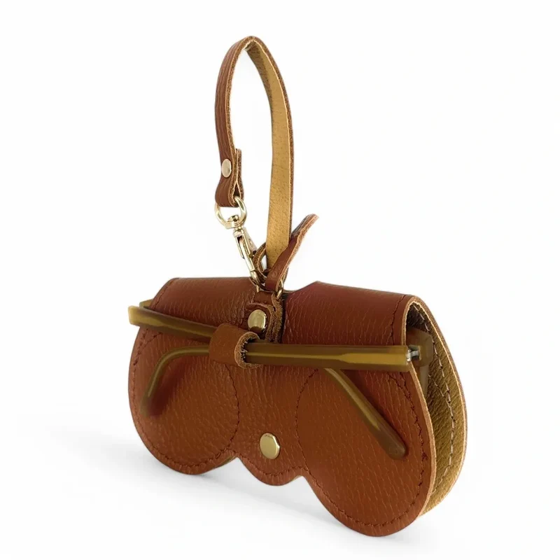 Etui à lunettes en cuir grainé PEANUT Cognac