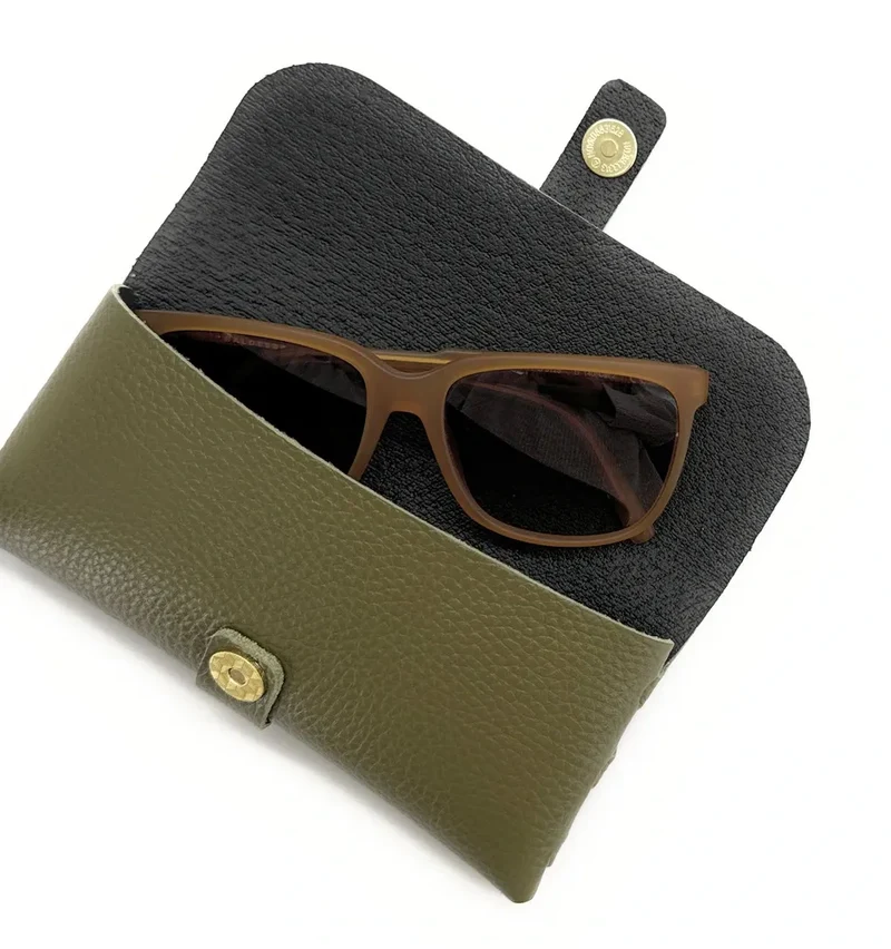 Etui à lunettes en cuir grainé LUMOS Vert kaki