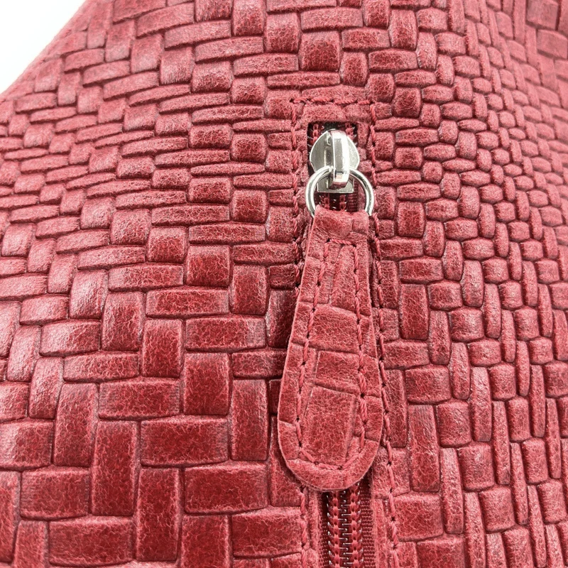 Sac HOBO en cuir embossé tressage MANDALAY Rouge magenta