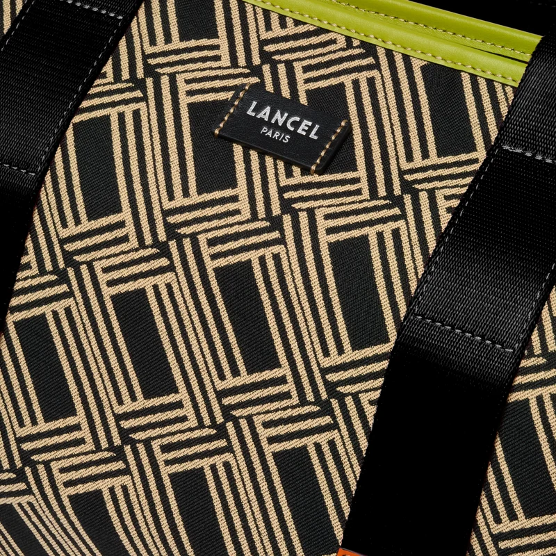 M ZIP TOTE BAG