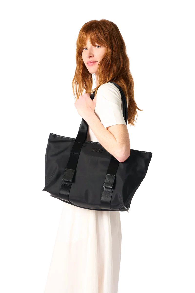 M ZIP TOTE BAG